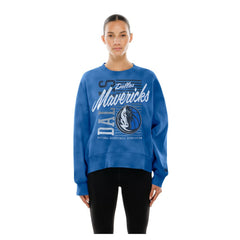 New Era Dallas Mavericks Women's Boxy Throwback Mineral Wash Sweatshirt Blue
