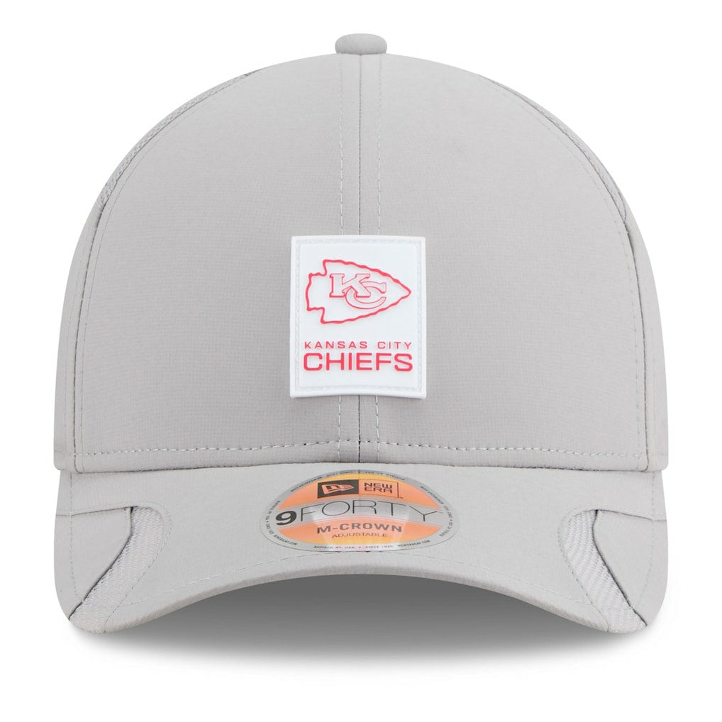 Kansas City Chiefs New Era 2025 Sideline M-Crown 9FORTY Adjustable Hat - Gray - NFL