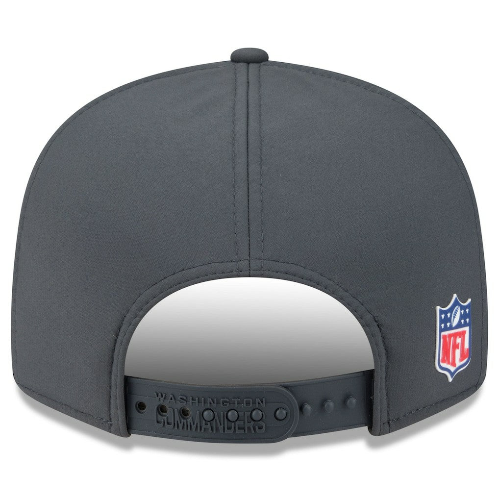 Washington Commanders New Era 2025 Sideline Cold Weather Split Panel 9FIFTY Snapback Hat - Charcoal - NFL