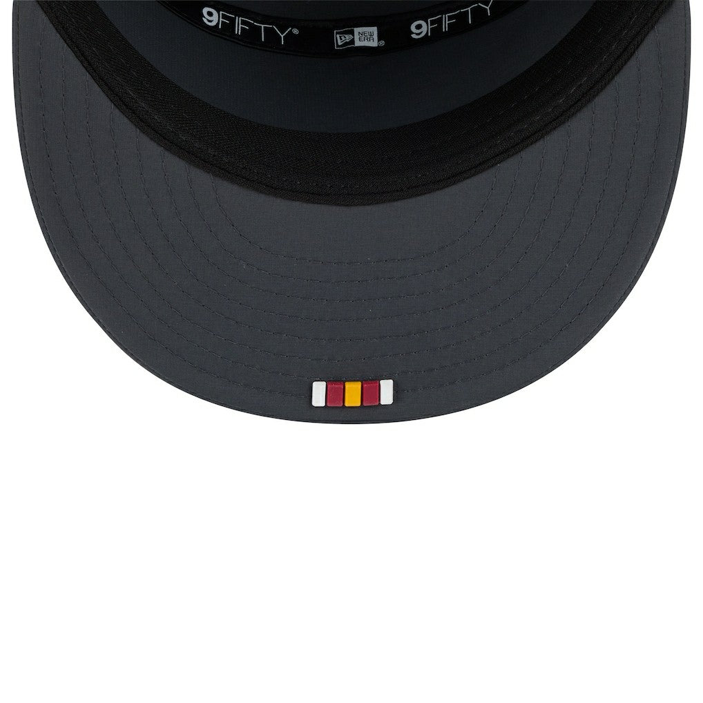 Washington Commanders New Era 2025 Sideline Cold Weather Split Panel 9FIFTY Snapback Hat - Charcoal - NFL