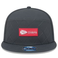 Kansas City Chiefs New Era 2025 Sideline Cold Weather Split Panel 9FIFTY Snapback Hat - Charcoal - NFL