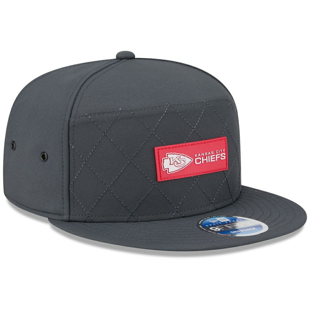 Kansas City Chiefs New Era 2025 Sideline Cold Weather Split Panel 9FIFTY Snapback Hat - Charcoal - NFL