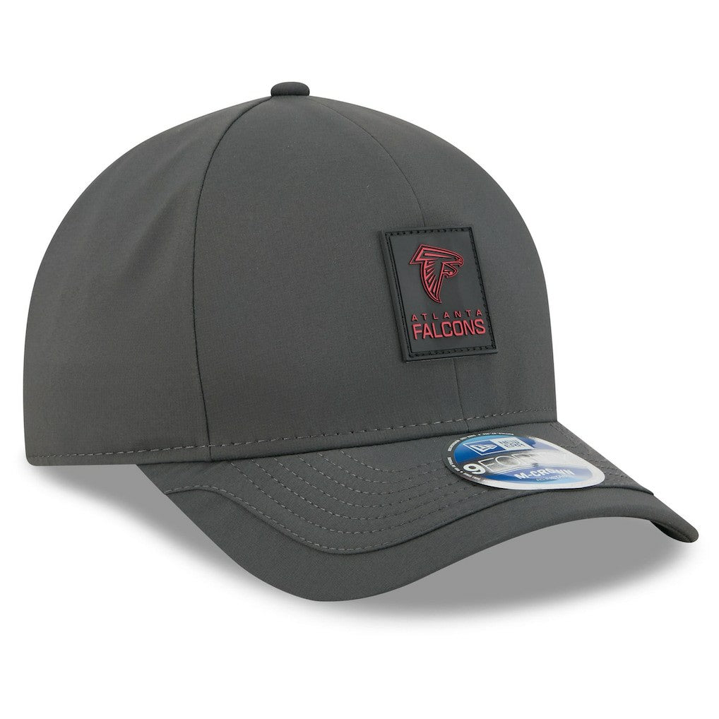 Atlanta Falcons New Era 2025 Sideline Cold Weather 9FORTY M-Crown Adjustable Hat - Charcoal - NFL