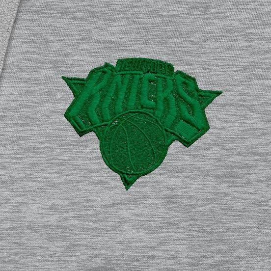 New York Knicks Antigua St. Patrick's Day Victory Raglan Pullover Hoodie Heather Gray