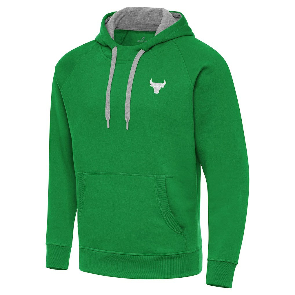 Chicago Bulls Antigua St. Patrick's Day Victory Raglan Pullover Hoodie Kelly Green