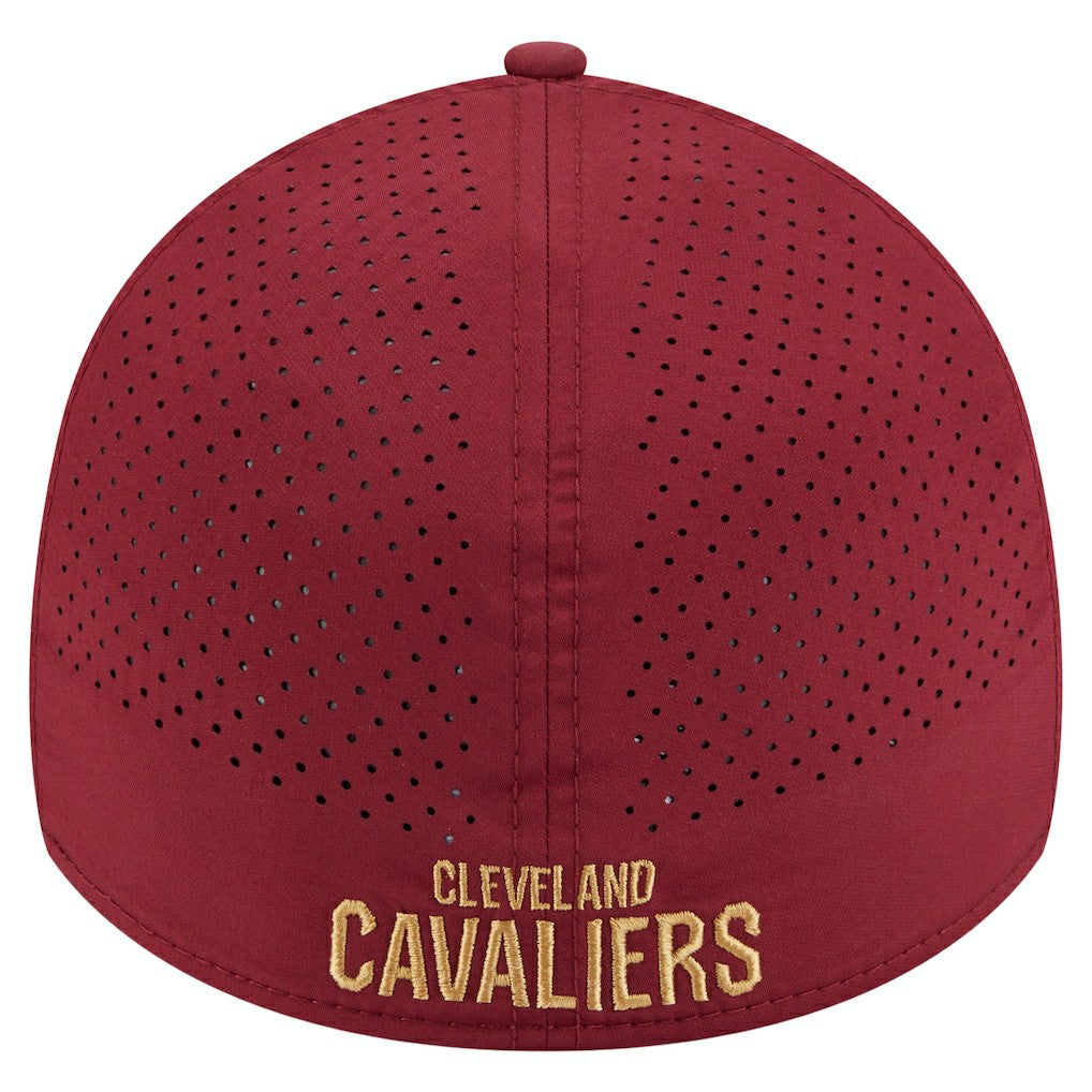 New Era Cleveland Cavaliers Featherweight Poly Rope Flex 39Thirty Hat Wine