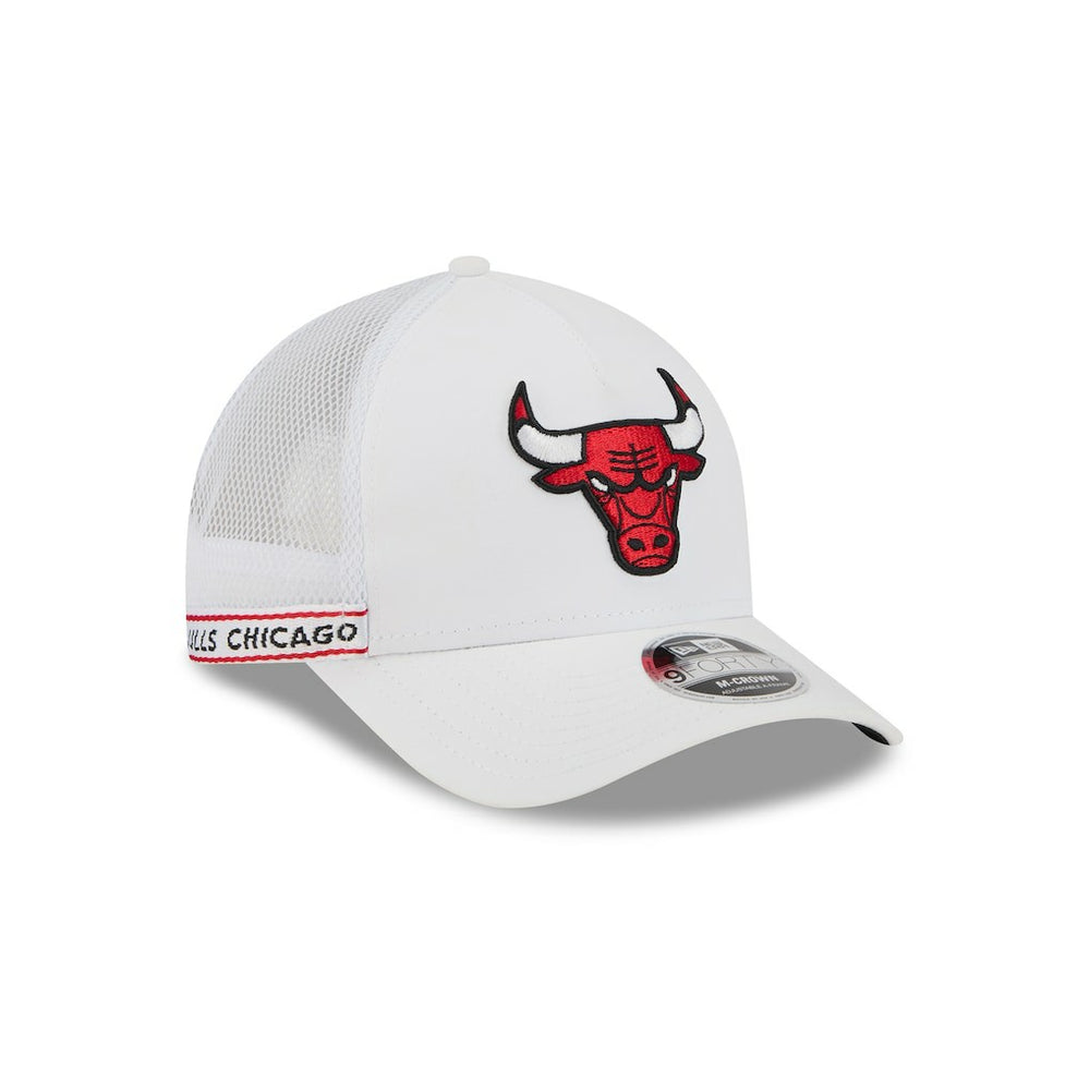 New Era Chicago Bulls Featherweight Team Tape 9FORTY M-Crown A-Frame Adjustable Hat White