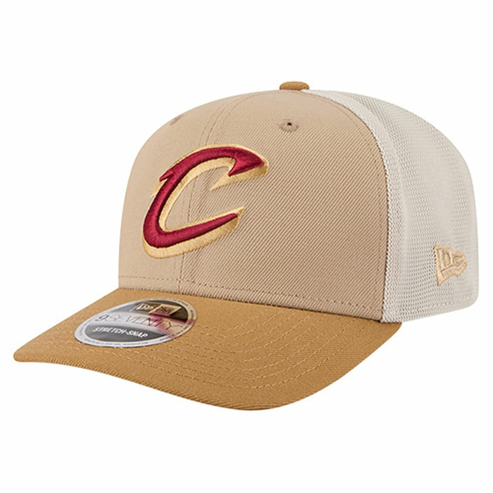 New Era Cleveland Cavaliers Two-Tone 9SEVENTY Adjustable Trucker Hat Tan/Light Brown