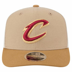New Era Cleveland Cavaliers Two-Tone 9SEVENTY Adjustable Trucker Hat Tan/Light Brown