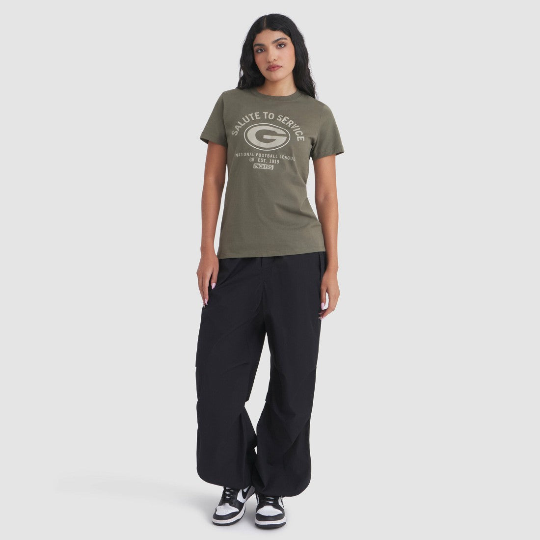 Green Bay Packers Women's 2025 Salute to Service Sideline T-Shirt - Olive - Nike