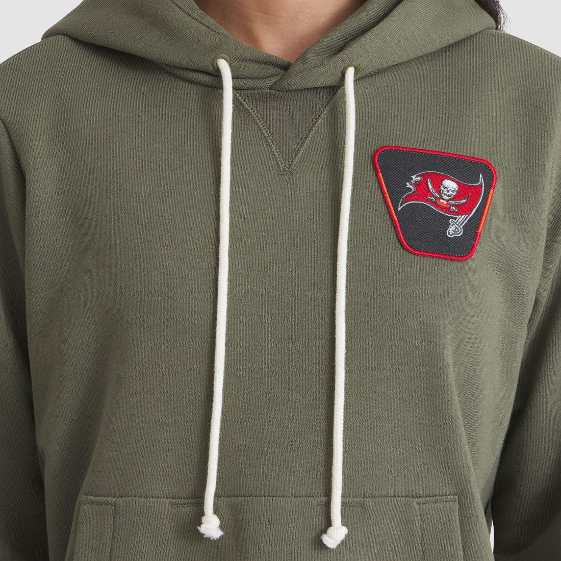 Tampa Bay Buccaneers Women's 2025 Salute to Service Sideline Standard Issue Dri-FIT Hoodie - Olive - Nike