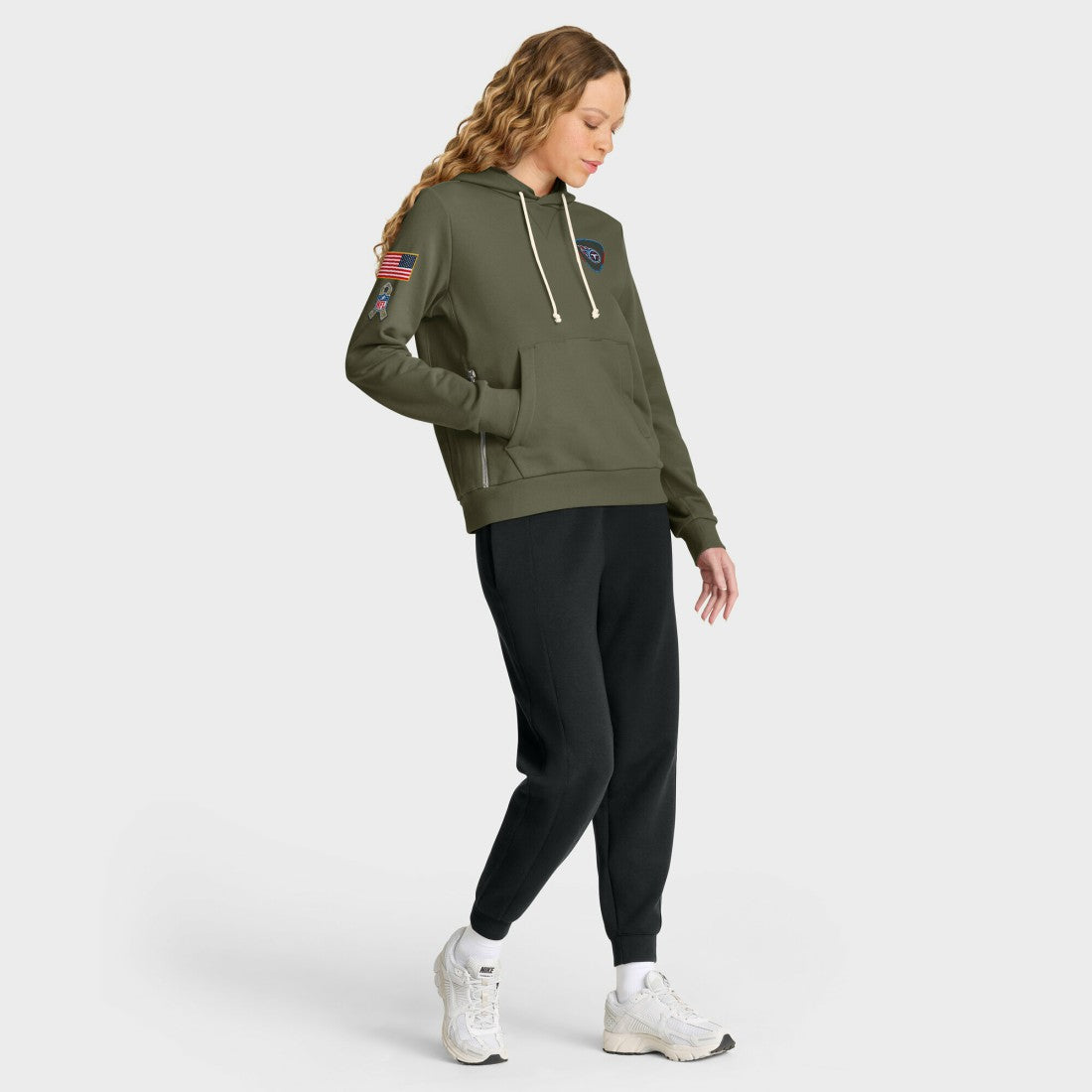 Tennessee Titans Women's 2025 Salute to Service Sideline Standard Issue Dri-FIT Hoodie - Olive - Nike