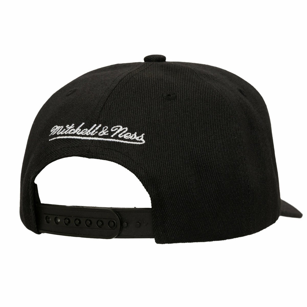 Mitchell & Ness Milwaukee Bucks Tilted Pro Pinch Adjustable Hat Black