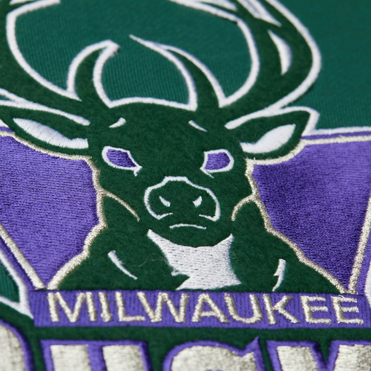 Mitchell & Ness Milwaukee Bucks Hardwood Classics Team Origins Fleece Pullover Hoodie Hunter Green
