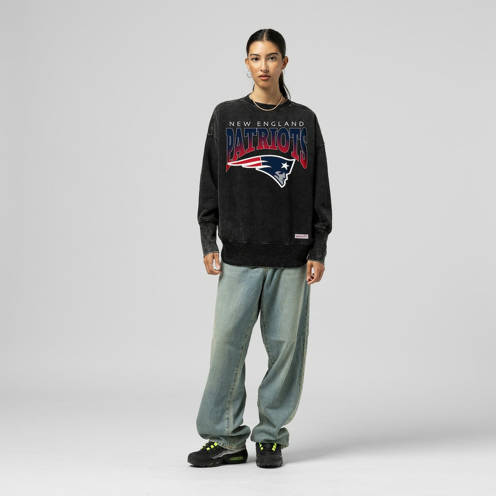 New England Patriots Women's Delineate Mineral Wash Crewneck Sweatshirt - Black - Mitchell & Ness