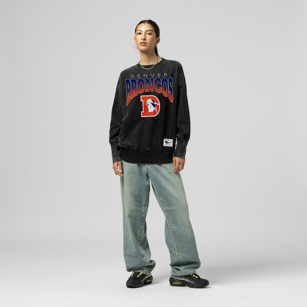 Denver Broncos Women's Delineate Mineral Wash Crewneck Sweatshirt - Black - Mitchell & Ness
