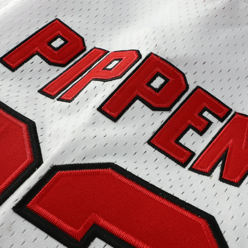 Mitchell & Ness Scottie Pippen Chicago Bulls Player Mesh V-Neck Shirt White