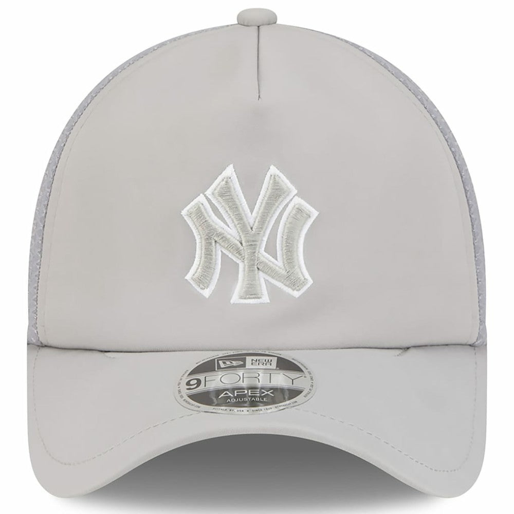 New York Yankees New Era 2026 Batting Practice Apex 9FORTY Adjustable Trucker Hat Outlet