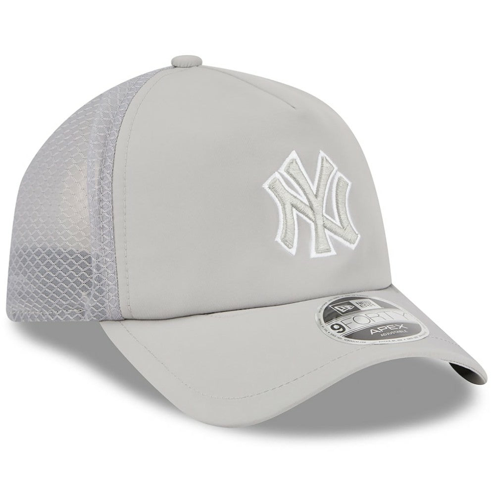 New York Yankees New Era 2026 Batting Practice Apex 9FORTY Adjustable Trucker Hat Outlet