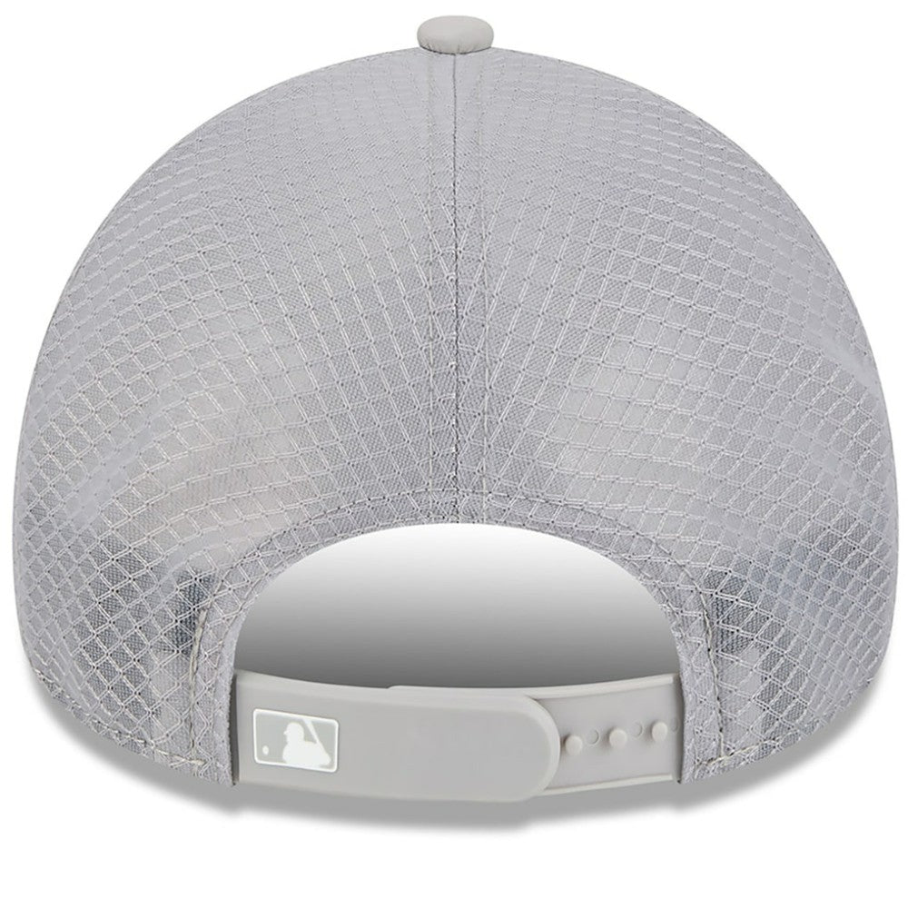 New York Yankees New Era 2026 Batting Practice Apex 9FORTY Adjustable Trucker Hat Outlet
