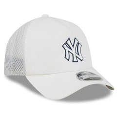 New York Yankees New Era 2026 Batting Practice Apex 9FORTY Adjustable Trucker Hat for sale