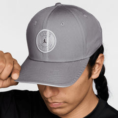Jordan - Paris Saint-Germain Jordan Brand Unisex Rise Flex Hat - Gray