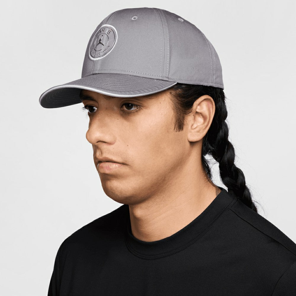Jordan - Paris Saint-Germain Jordan Brand Unisex Rise Flex Hat - Gray