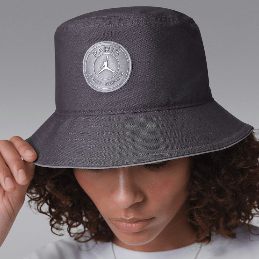 Jordan - Paris Saint-Germain Jordan Brand Unisex Apex Bucket Hat - Dark Grey