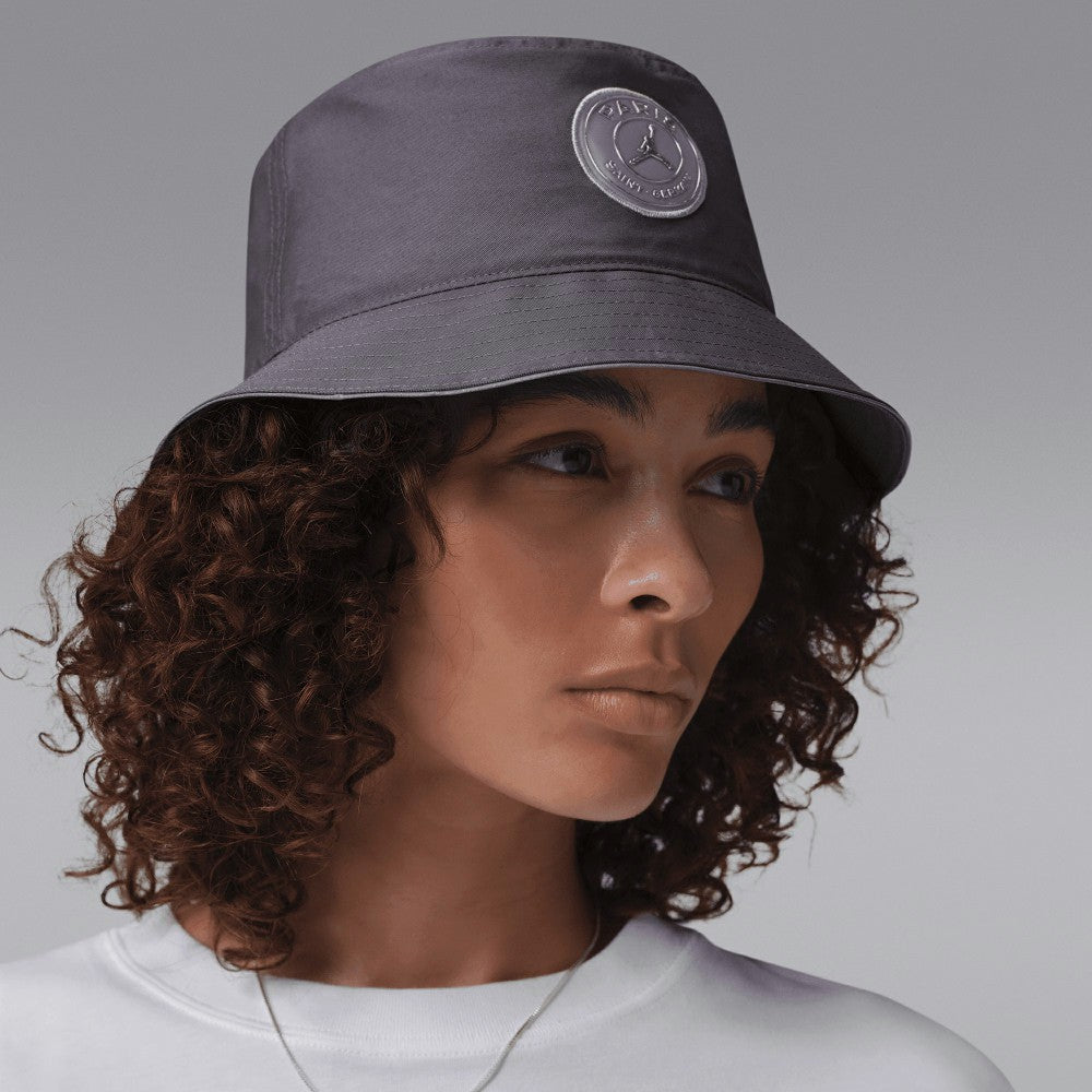 Jordan - Paris Saint-Germain Jordan Brand Unisex Apex Bucket Hat - Dark Grey