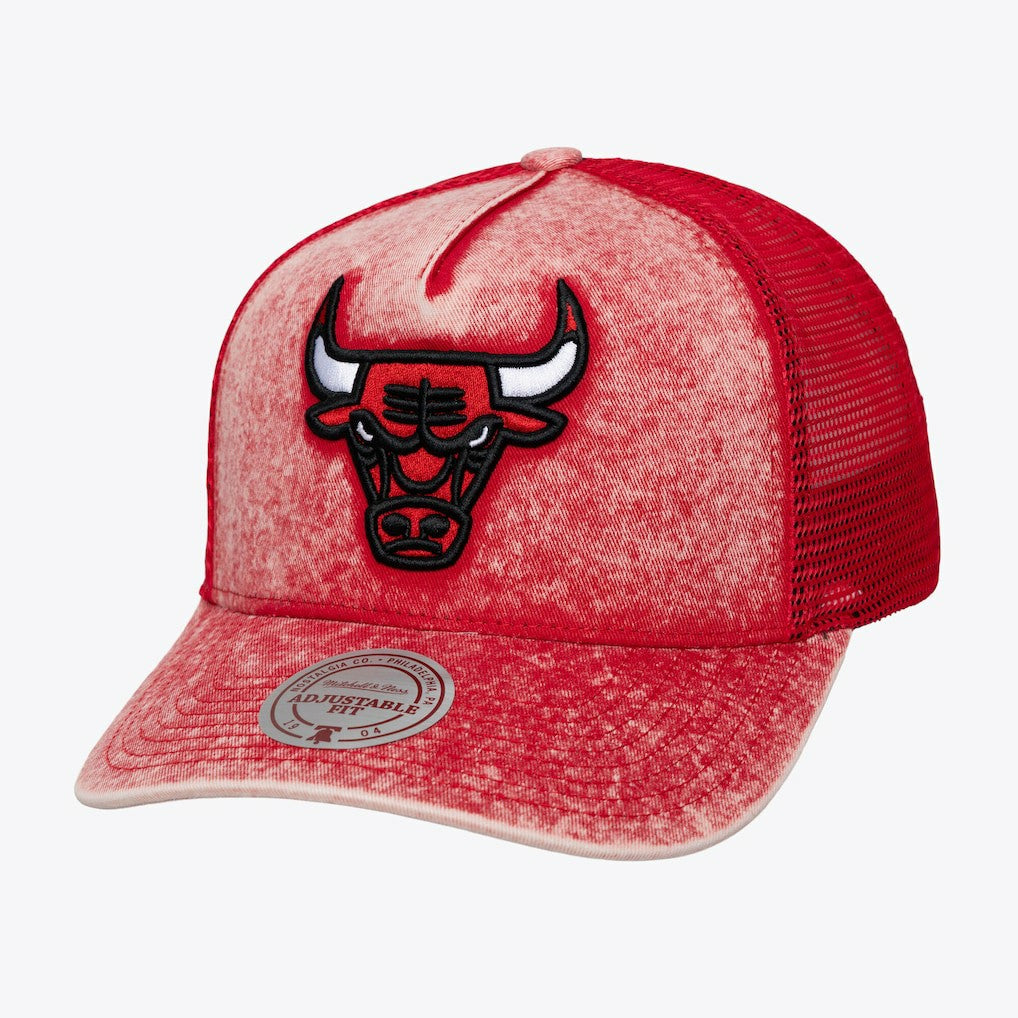 Mitchell & Ness Chicago Bulls Gameday Snow Wash Adjustable Trucker Hat Red
