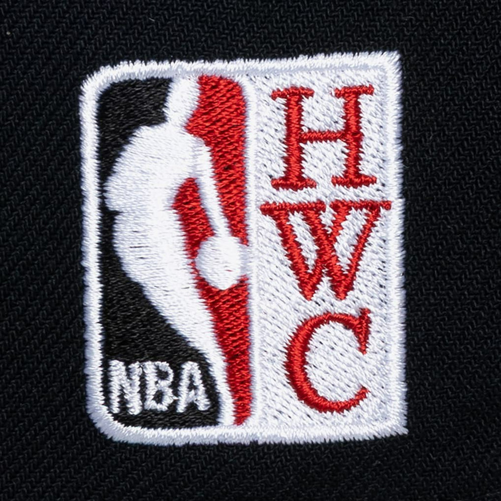 Mitchell & Ness Chicago Bulls Hardwood Classics Legendary Away Pro-Pinch Adjustable Hat White