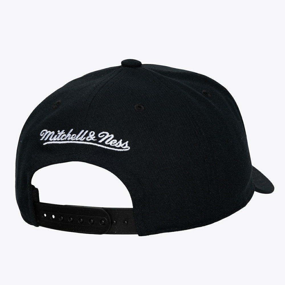 Mitchell & Ness Chicago Bulls Hardwood Classics Legendary Away Pro-Pinch Adjustable Hat Black