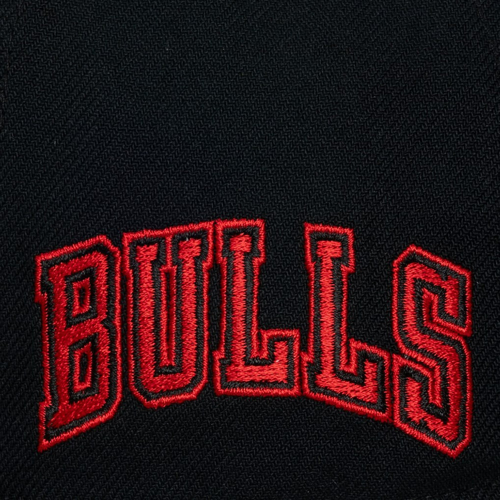 Mitchell & Ness Chicago Bulls Hardwood Classics Legendary Away Pro-Pinch Adjustable Hat Black