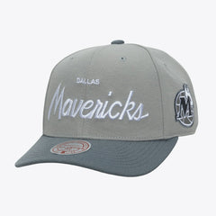Mitchell & Ness Dallas Mavericks Thunderstorm Head Coach Pro Crown Snapback Hat Gray