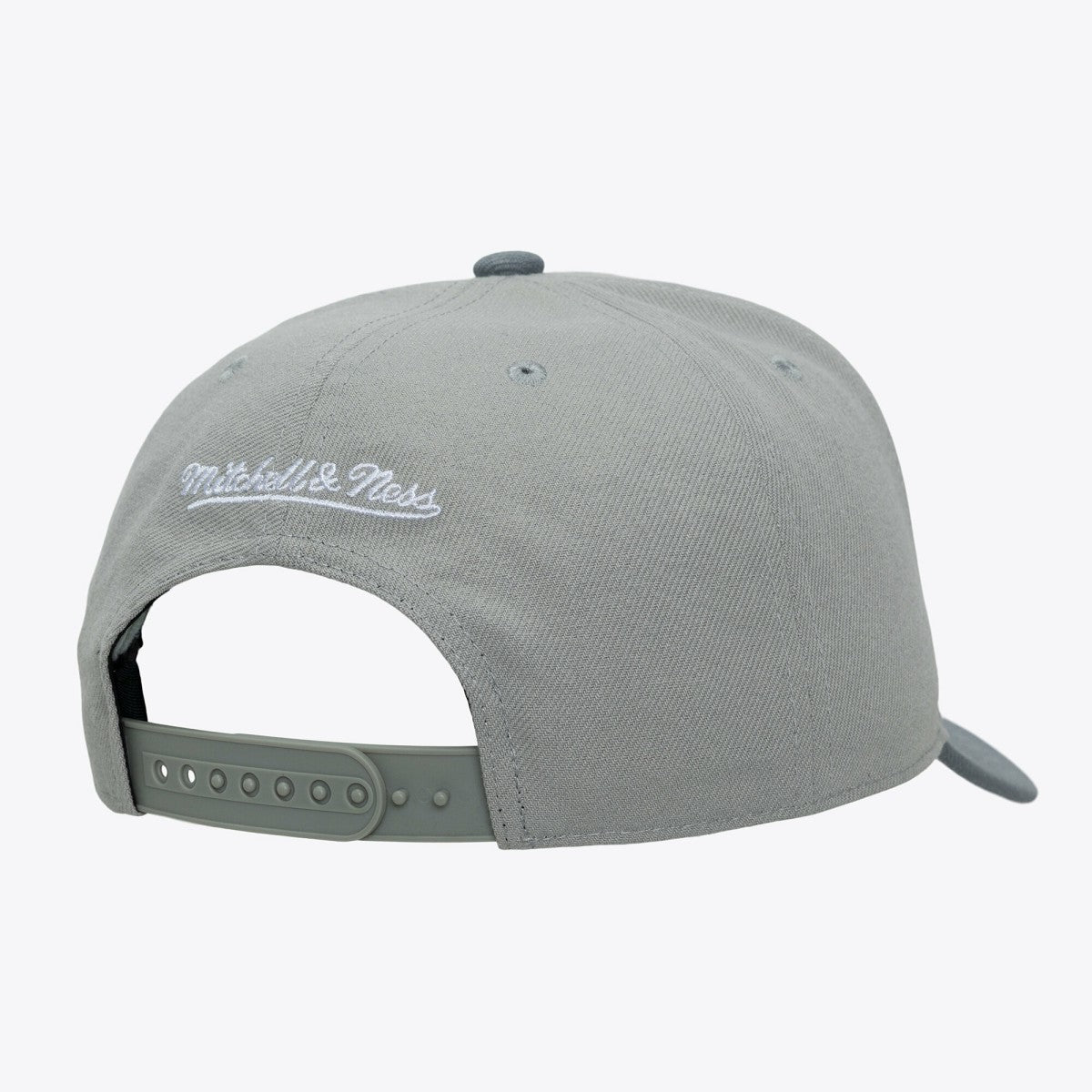 Mitchell & Ness New York Knicks Thunderstorm Head Coach Pro Crown Snapback Hat Gray