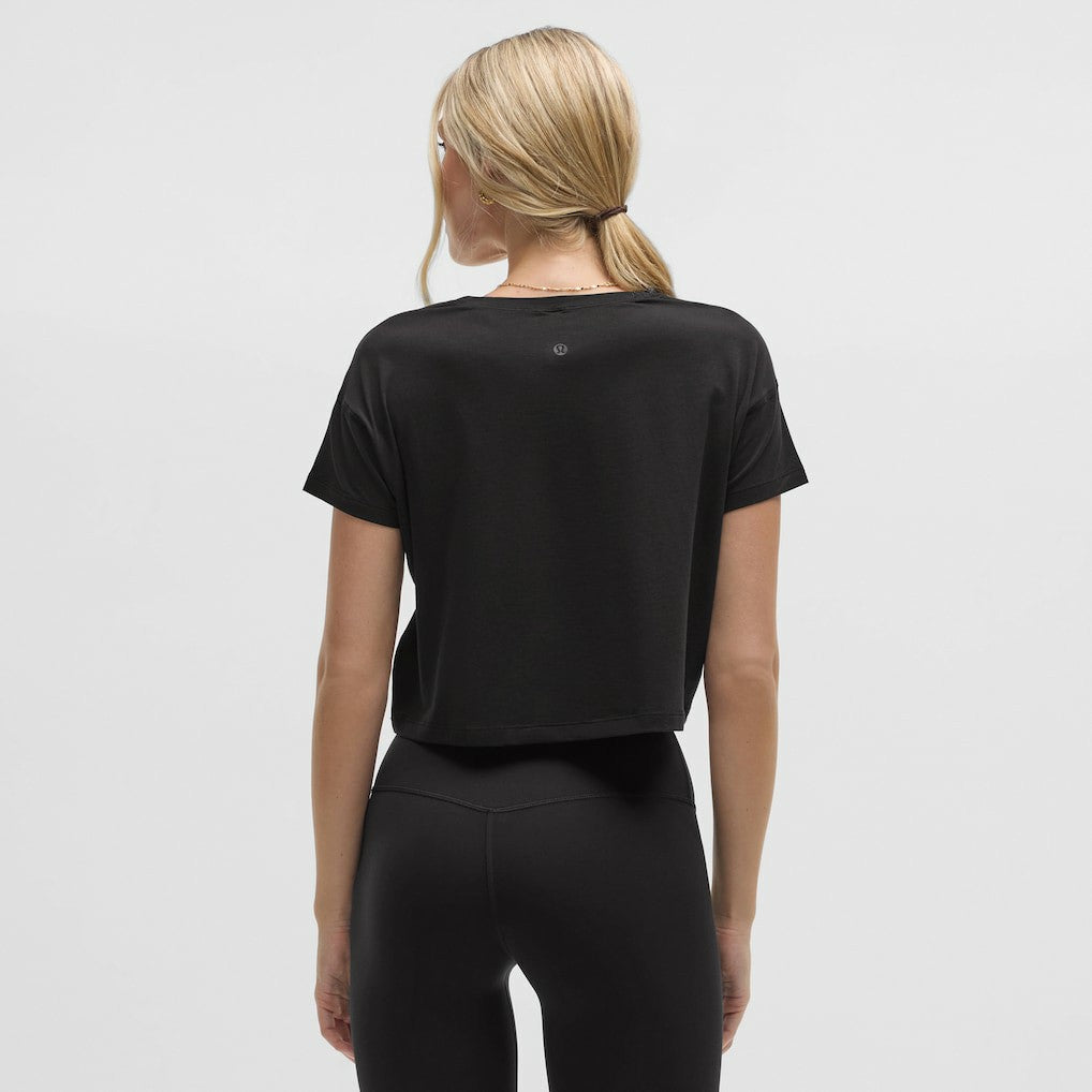 Carolina Panthers lululemon Women's Cates T-Shirt - Black - NFL