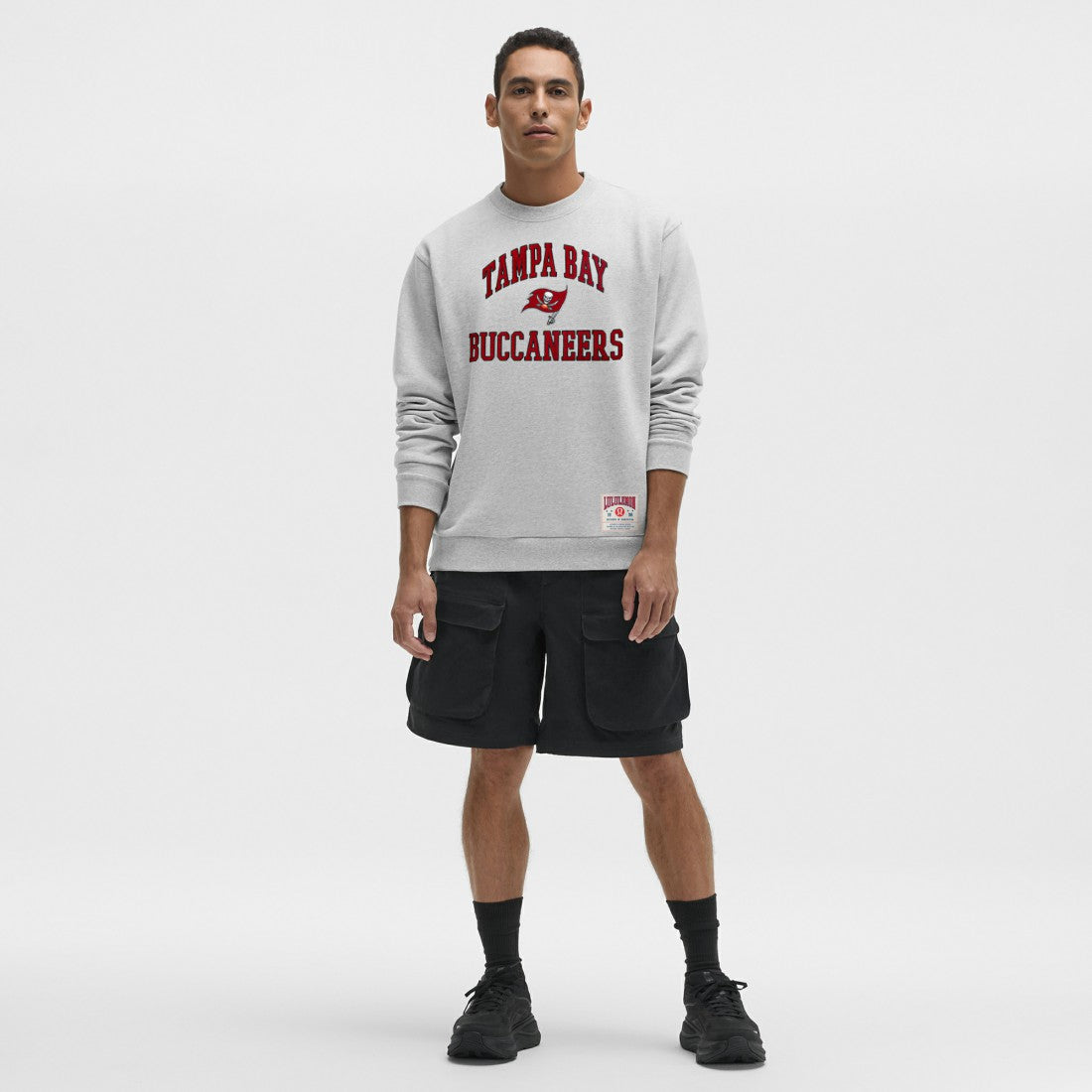 Tampa Bay Buccaneers lululemon Steady State Sweatshirt - Heathered Silver Drop - NFL