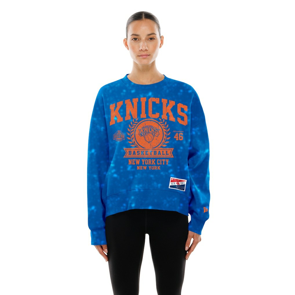 New Era New York Knicks Women's Throwback Collection Mineral Wash Crewneck Sweatshirt Blue