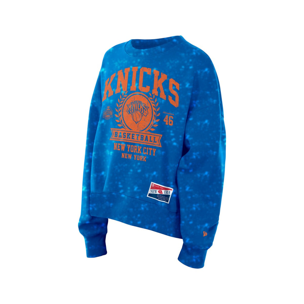 New Era New York Knicks Women's Throwback Collection Mineral Wash Crewneck Sweatshirt Blue