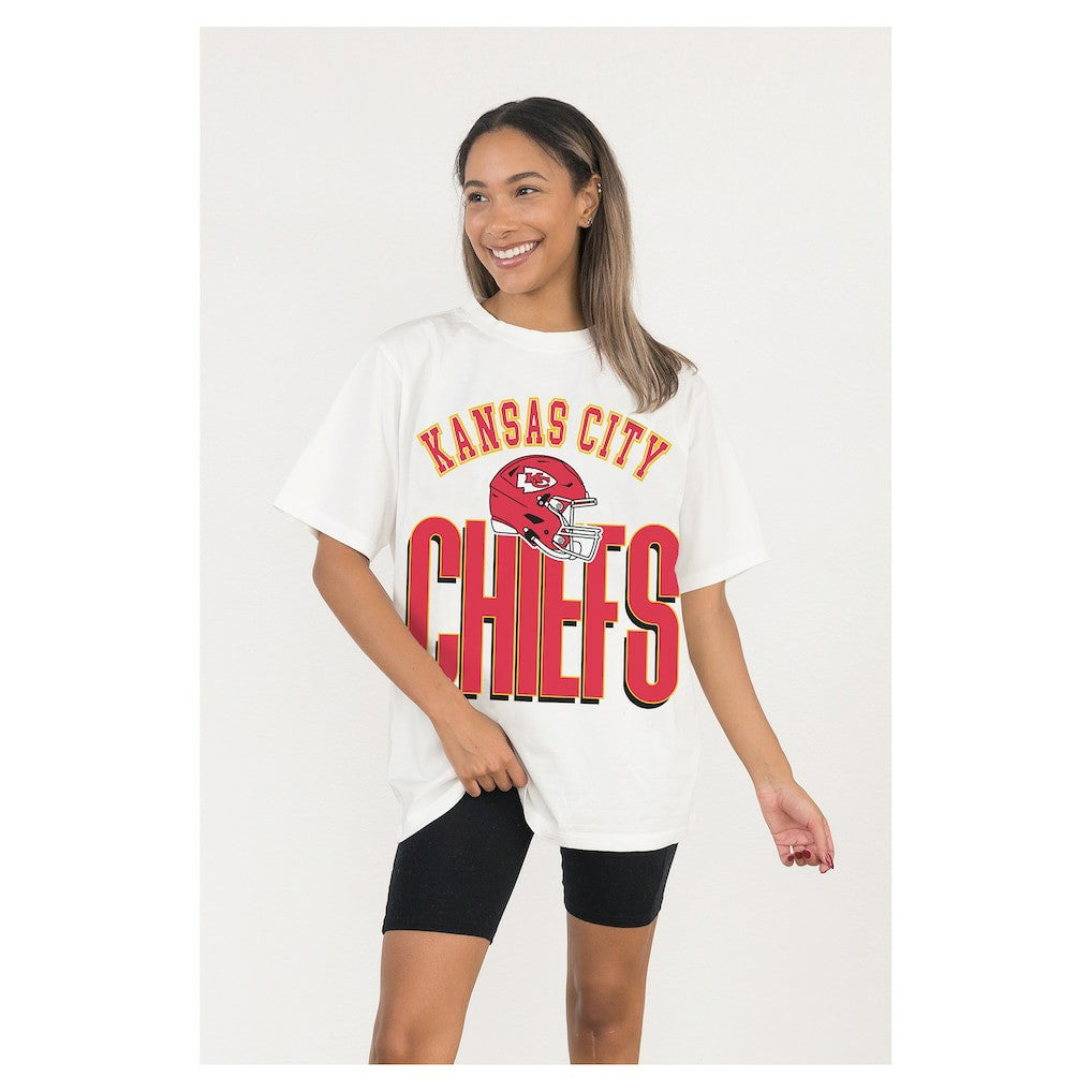 Kansas City Chiefs Gameday Couture Women's Oversized Classic Fierce Focus T-Shirt - White - NFL