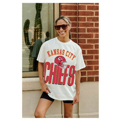 Kansas City Chiefs Gameday Couture Women's Oversized Classic Fierce Focus T-Shirt - White - NFL
