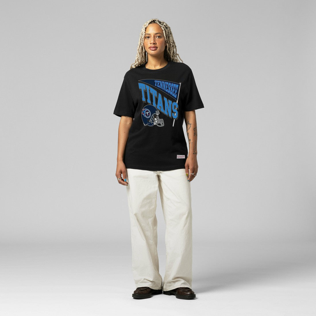 Tennessee Titans Women's Team Dynamic Boyfriend T-Shirt - Black - Mitchell & Ness