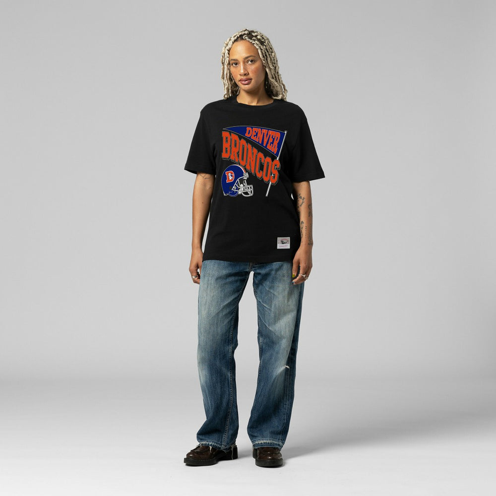 Denver Broncos Women's Team Dynamic Boyfriend T-Shirt - Black - Mitchell & Ness
