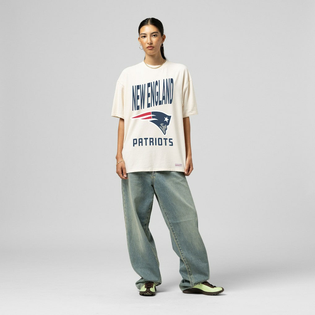 New England Patriots Women's Logo Rise Boyfriend T-Shirt - Cream - Mitchell & Ness