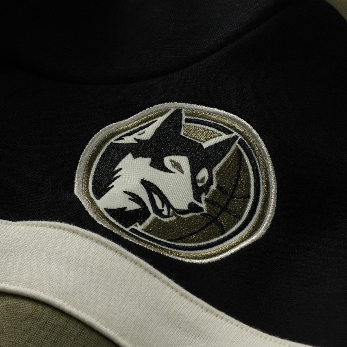 Mitchell & Ness Minnesota Timberwolves Double Clutch Head Coach Hoodie Olive/Black