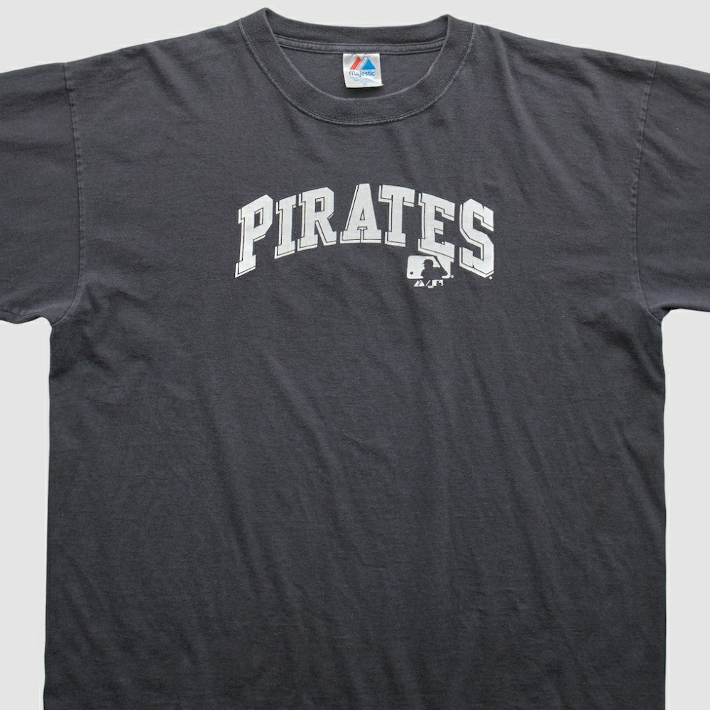 Pittsburgh Pirates Majestic 2000s T-Shirt Near Me