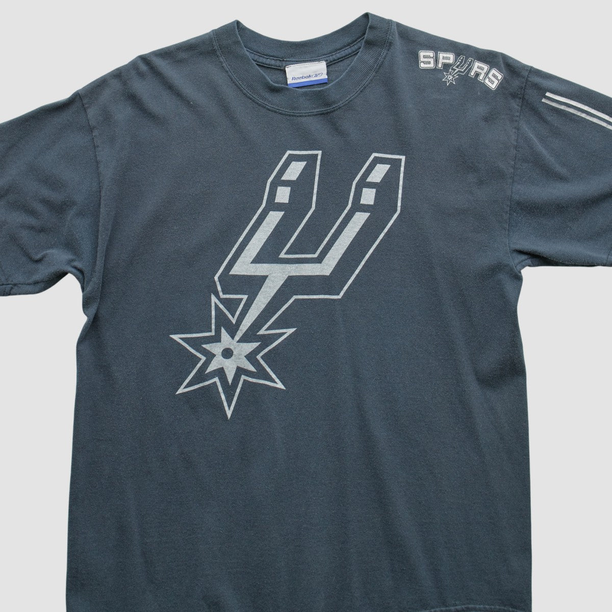 Vintage San Antonio Spurs Reebok 2000s T-Shirt Blue