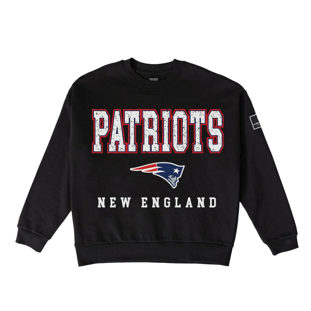 New England Patriots Gameday Couture Women's Oversized Level Up Black Label Premium Fleece Sweatshirt - Black - NFL