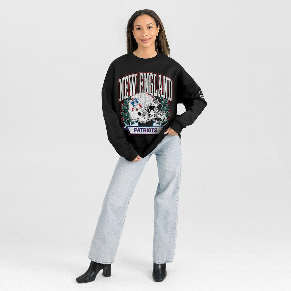 New England Patriots Gameday Couture Women's Oversized Victory Lane Black Label Premium Fleece Sweatshirt - Black - NFL