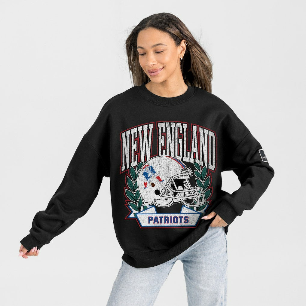 New England Patriots Gameday Couture Women's Oversized Victory Lane Black Label Premium Fleece Sweatshirt - Black - NFL